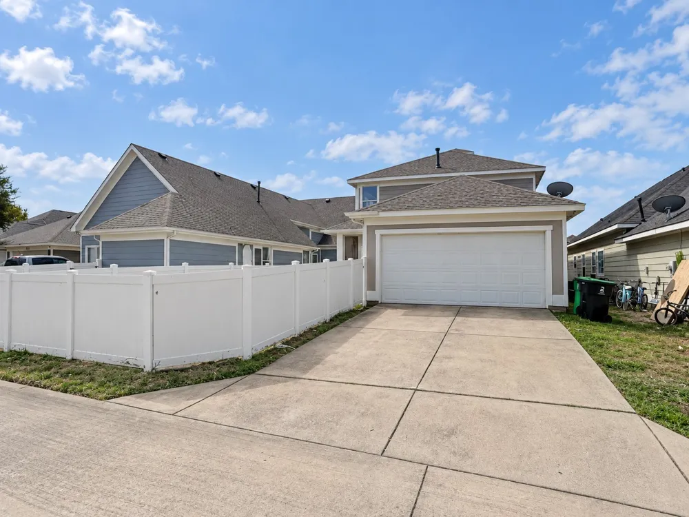 1911 Plantation Parkway Savannah, TX 76227