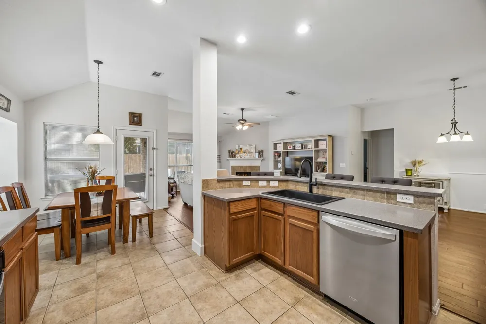 2748 Thorncreek Lane Fort Worth, TX 76177