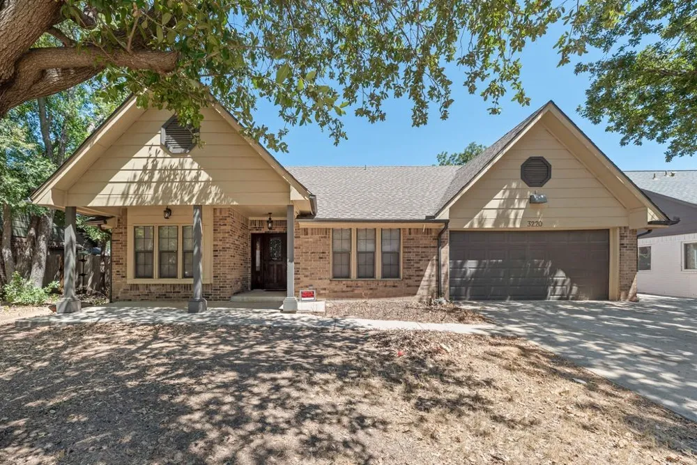 3220 Timberview Drive Corinth, TX 76210