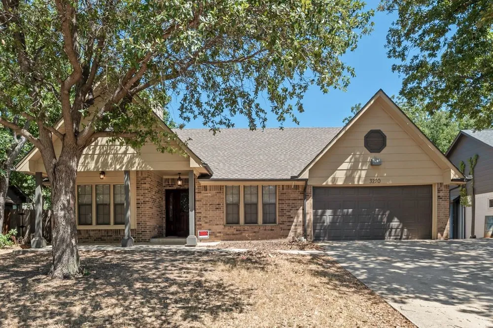 3220 Timberview Drive Corinth, TX 76210