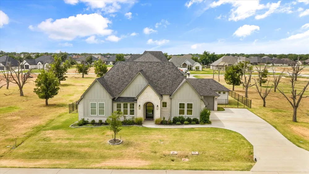 2703 Village Road Granbury, TX 76049
