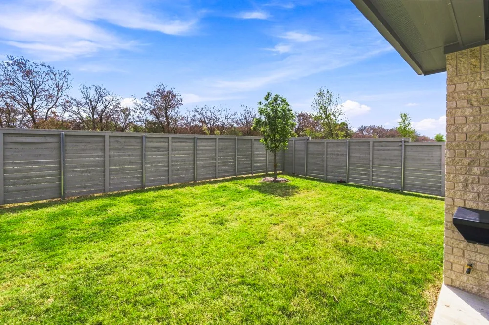 8716 Bur Oak Drive Justin, TX 76247