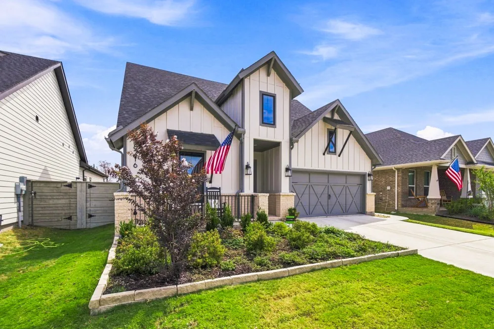 8716 Bur Oak Drive Justin, TX 76247