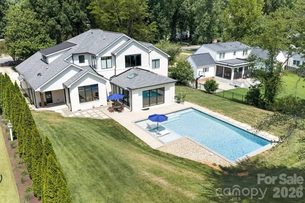 842 Linda Lane Charlotte, NC 28211