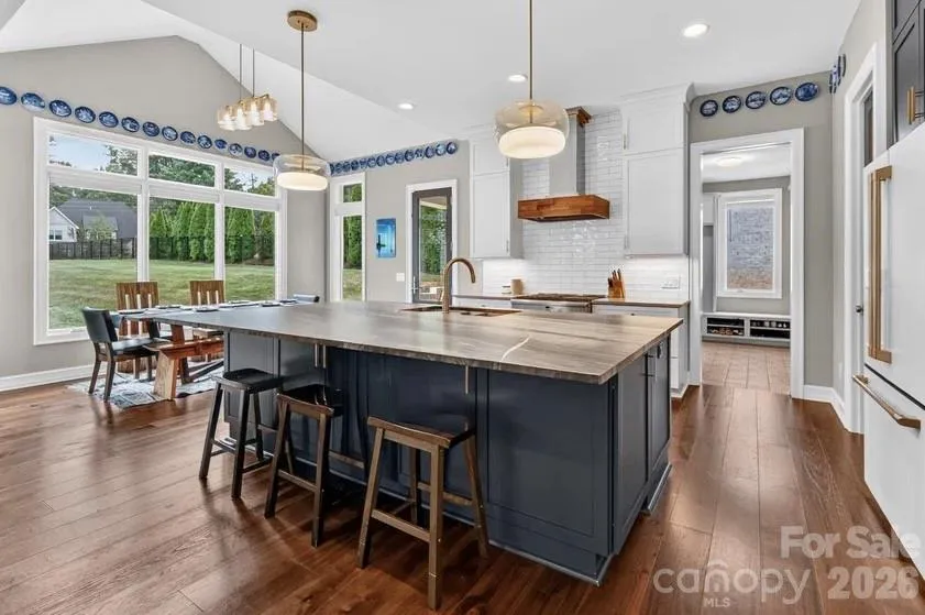 842 Linda Lane Charlotte, NC 28211