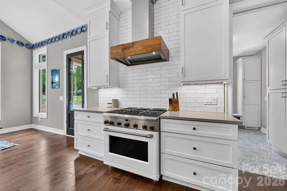 842 Linda Lane Charlotte, NC 28211