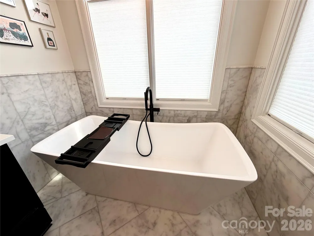 842 Linda Lane Charlotte, NC 28211