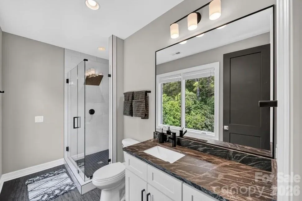 842 Linda Lane Charlotte, NC 28211