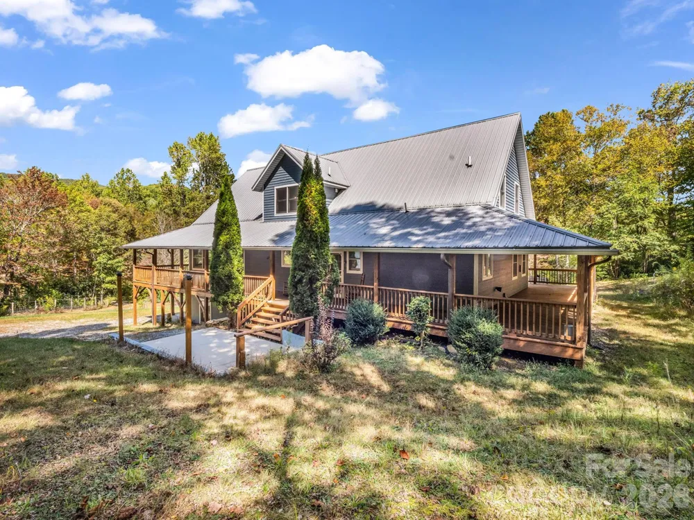 119 Mountain Bluff Trail Hendersonville, NC 28792