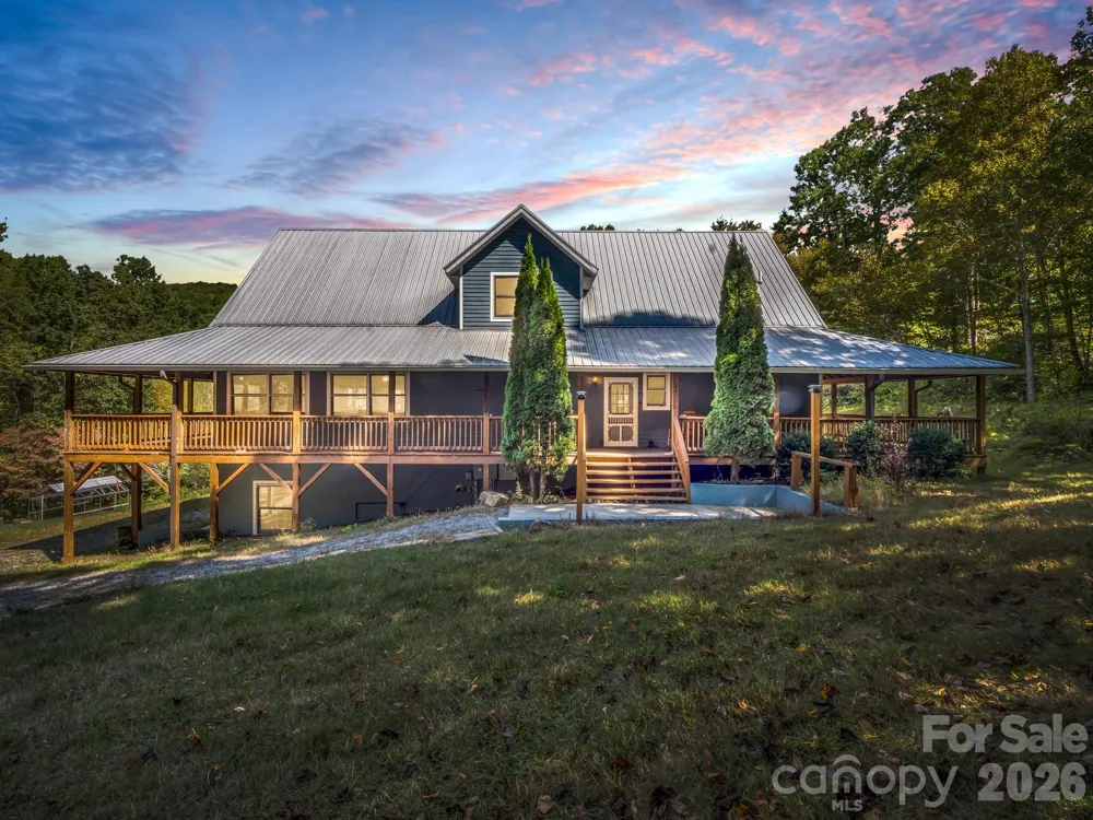 119 Mountain Bluff Trail Hendersonville, NC 28792