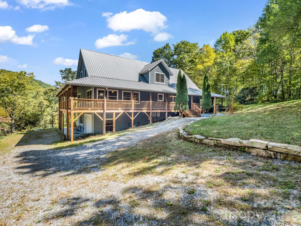 119 Mountain Bluff Trail Hendersonville, NC 28792