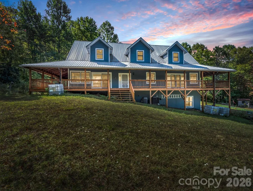119 Mountain Bluff Trail Hendersonville, NC 28792