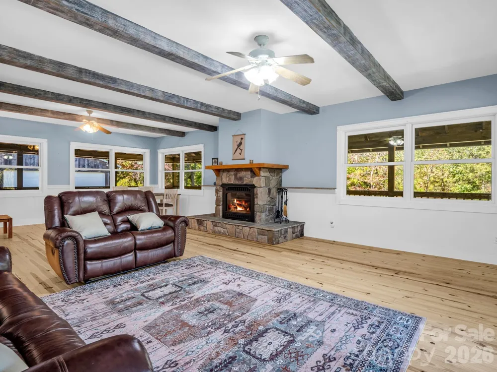 119 Mountain Bluff Trail Hendersonville, NC 28792