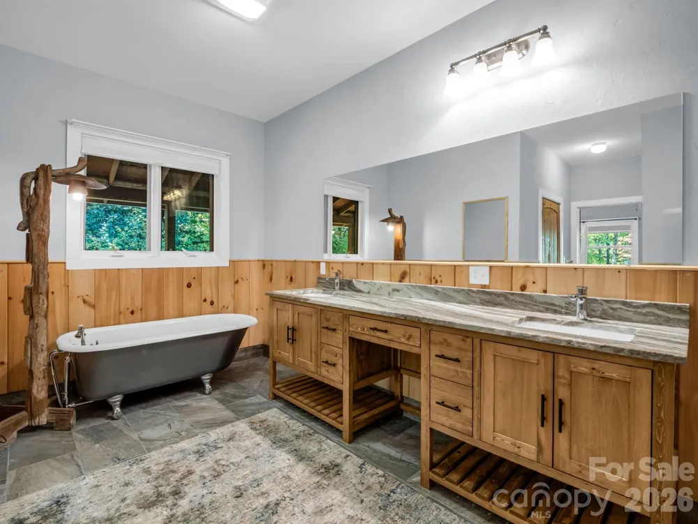 119 Mountain Bluff Trail Hendersonville, NC 28792
