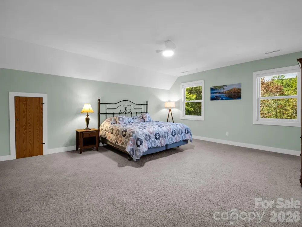 119 Mountain Bluff Trail Hendersonville, NC 28792