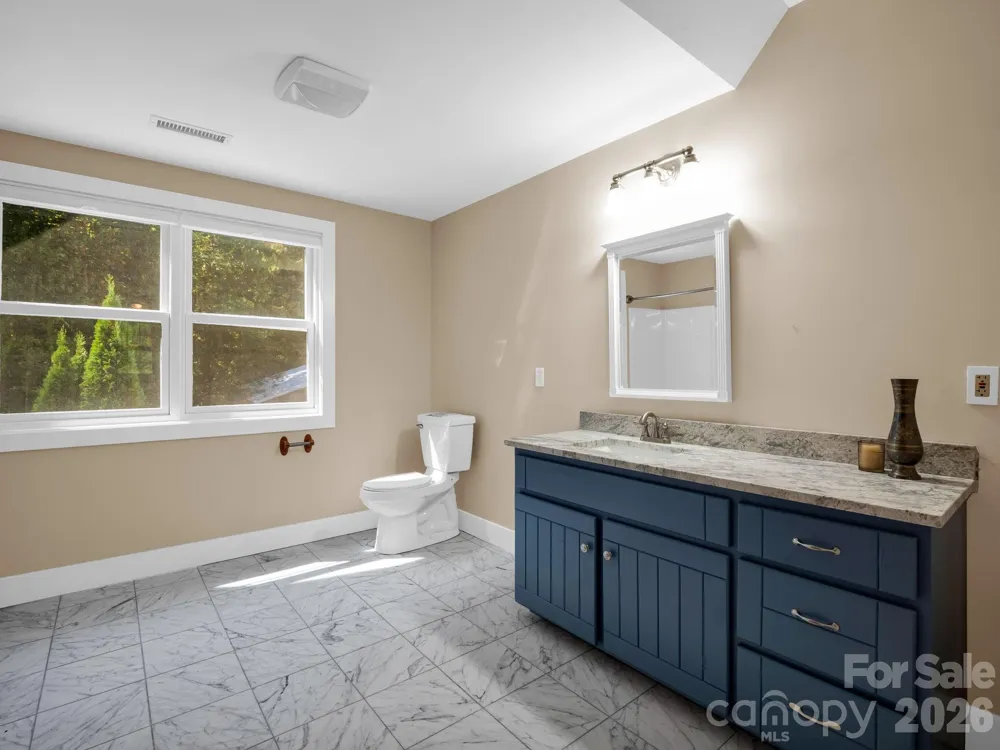 119 Mountain Bluff Trail Hendersonville, NC 28792