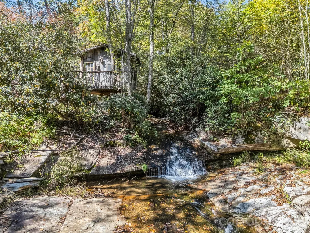 119 Mountain Bluff Trail Hendersonville, NC 28792