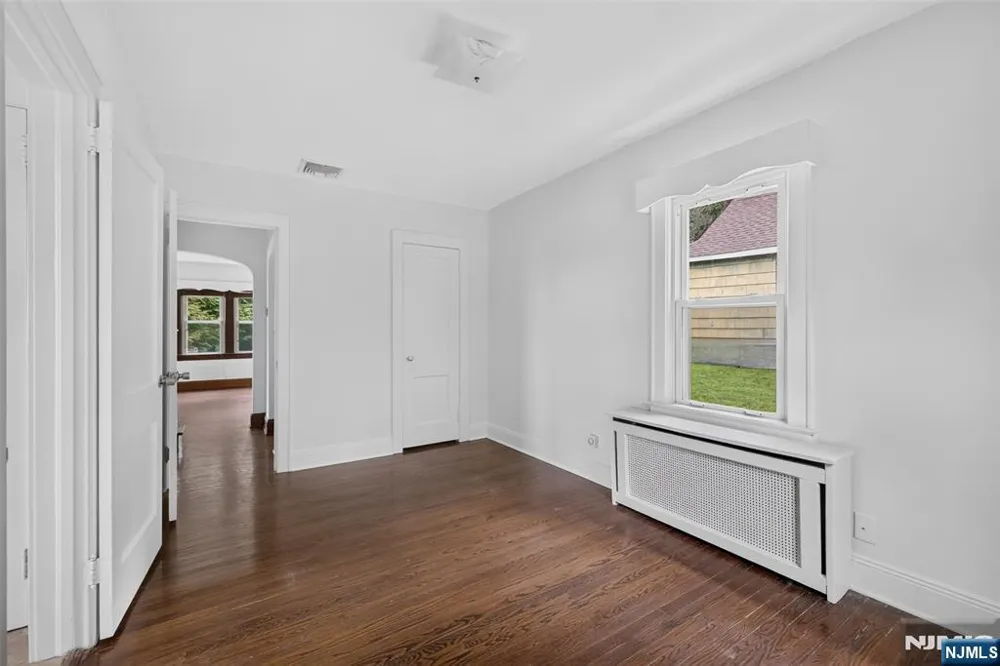 1208 Pompton Avenue Cedar Grove, NJ 07009