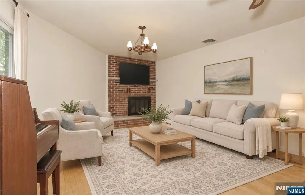 33 Hillside Avenue Riverdaleugh, NJ 07457