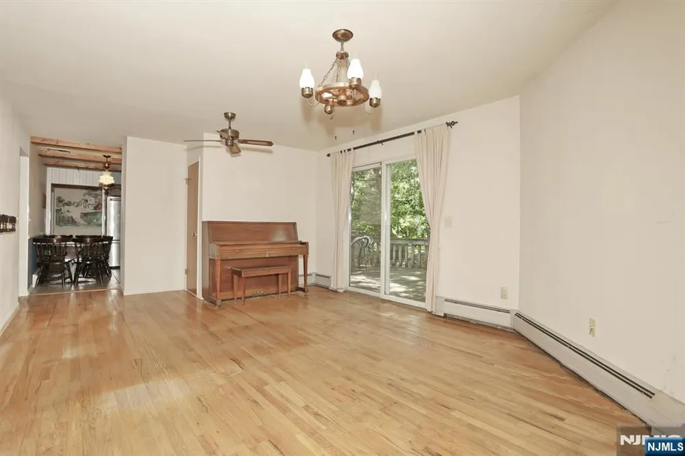 33 Hillside Avenue Riverdaleugh, NJ 07457