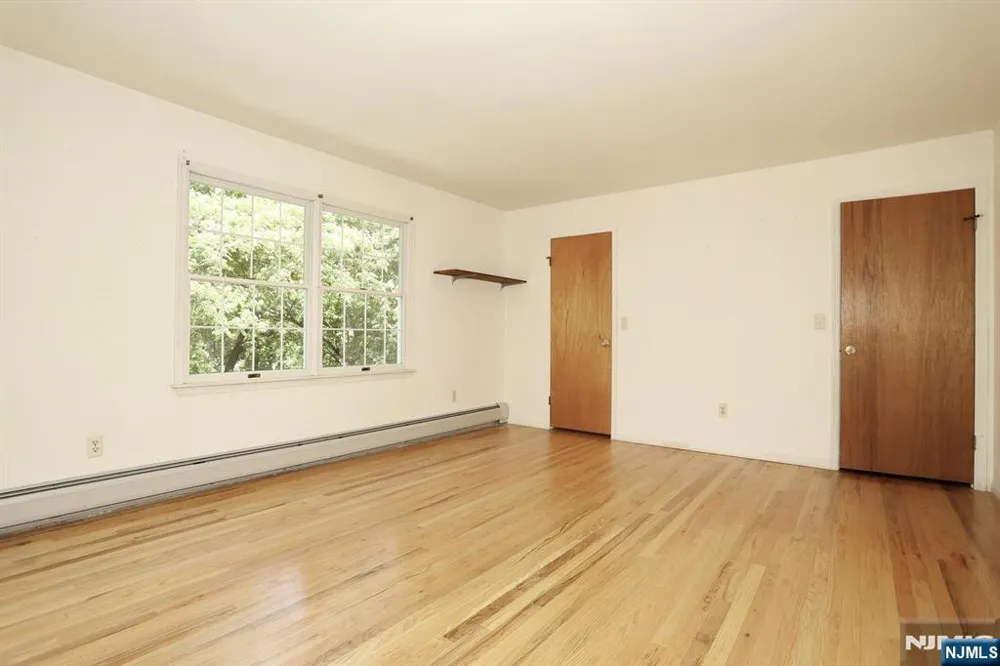 33 Hillside Avenue Riverdaleugh, NJ 07457