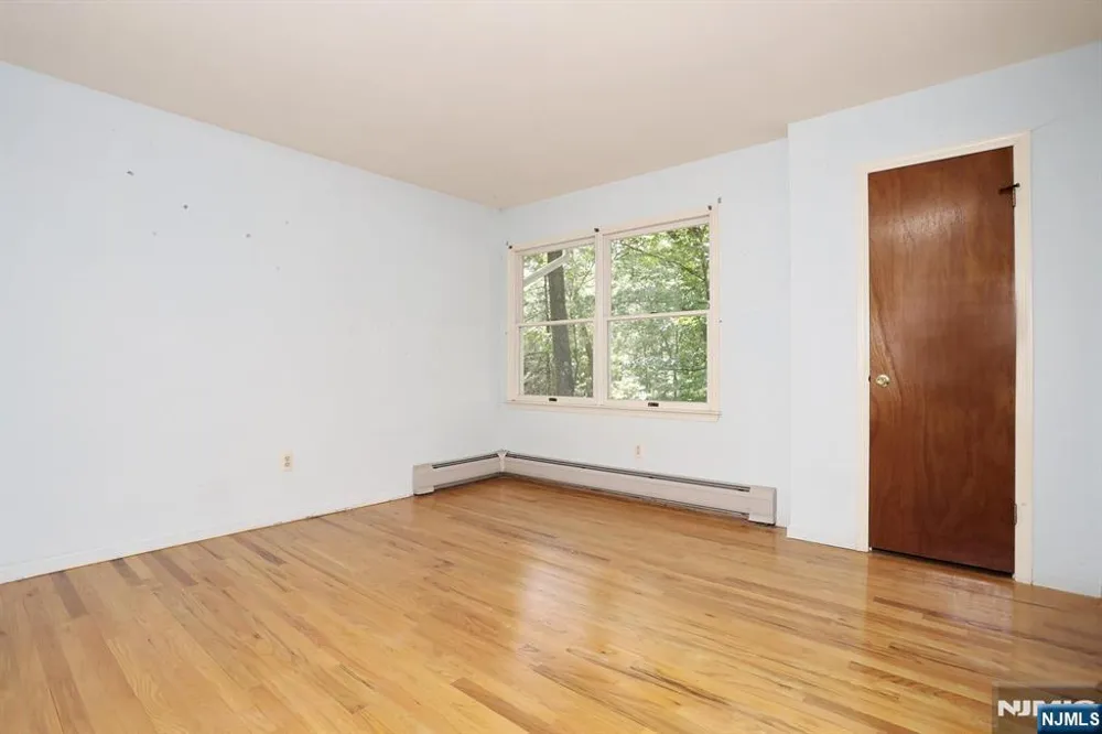 33 Hillside Avenue Riverdaleugh, NJ 07457