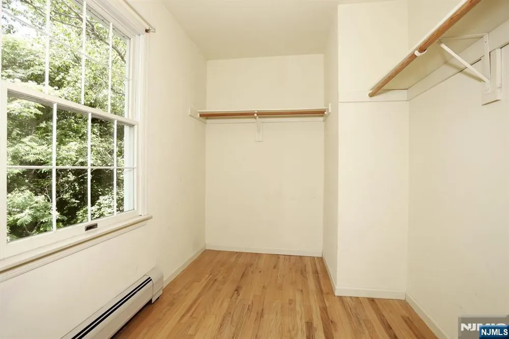 33 Hillside Avenue Riverdaleugh, NJ 07457