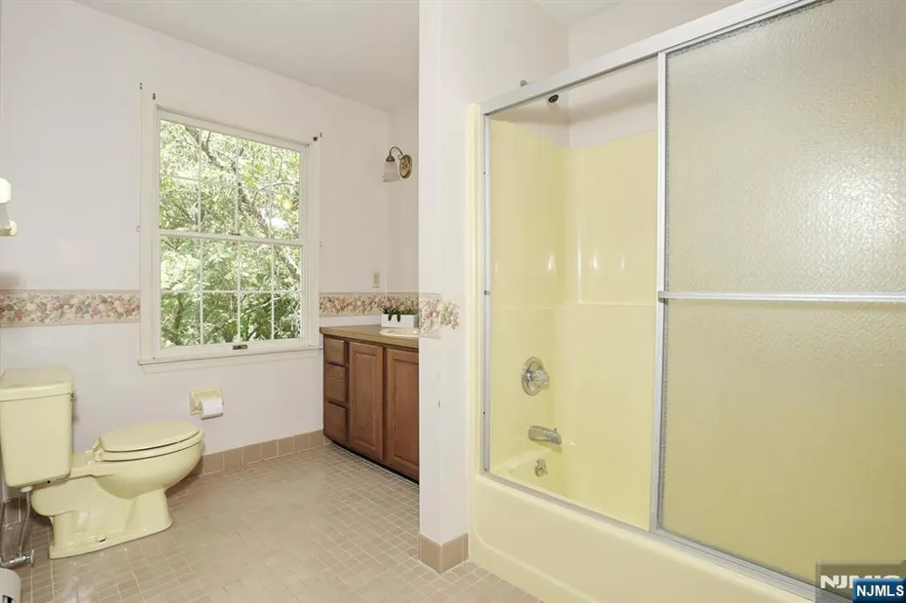 33 Hillside Avenue Riverdaleugh, NJ 07457