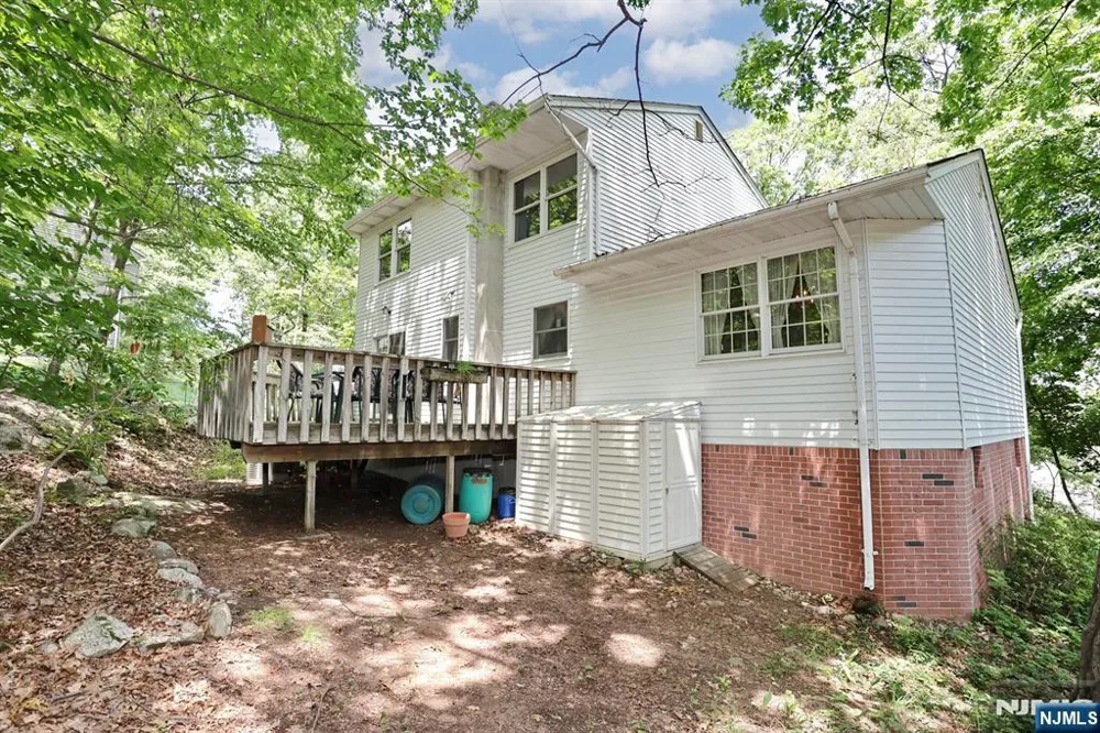 33 Hillside Avenue Riverdaleugh, NJ 07457