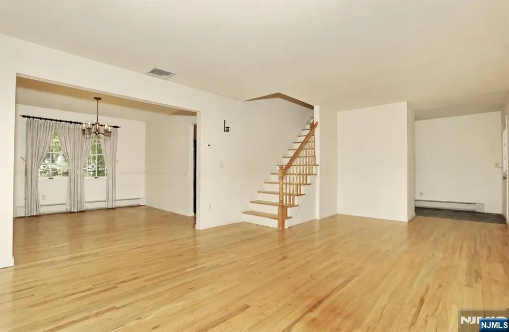 33 Hillside Avenue Riverdaleugh, NJ 07457