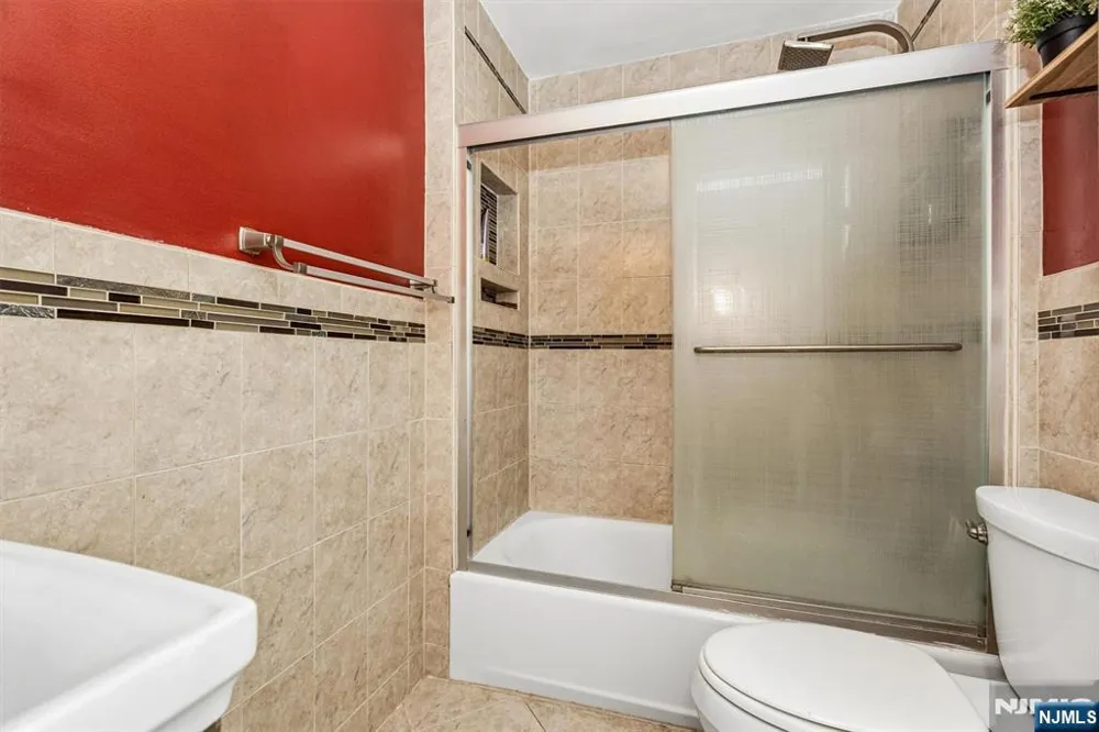 535 Freeman Street Lyndhurst, NJ 07071