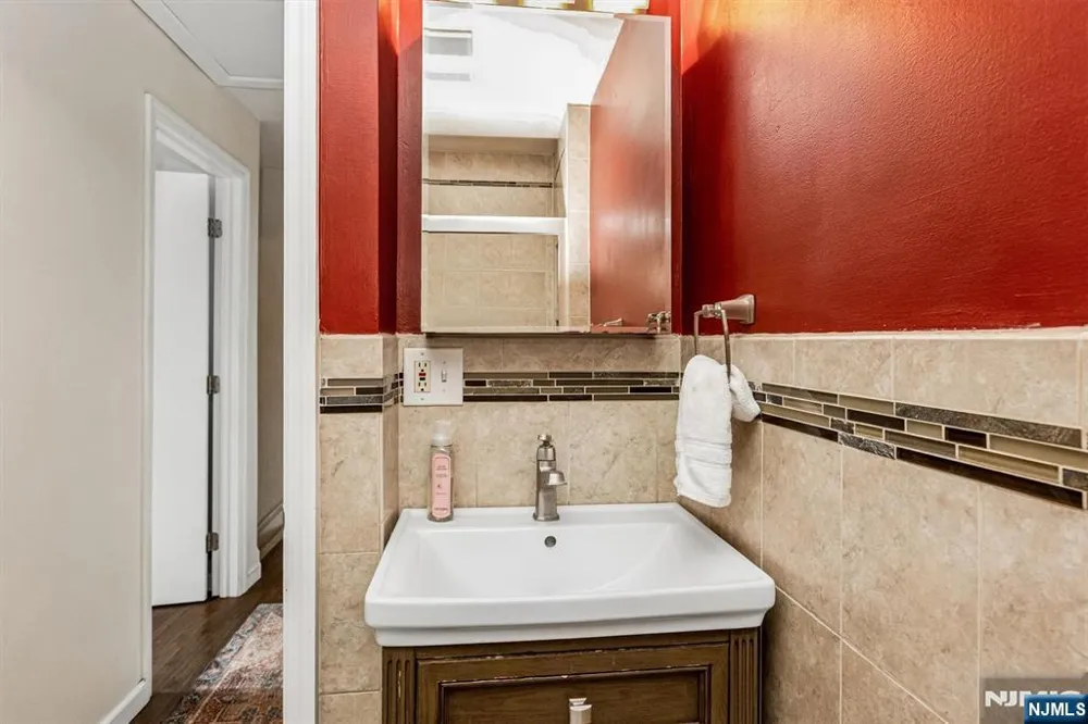 535 Freeman Street Lyndhurst, NJ 07071