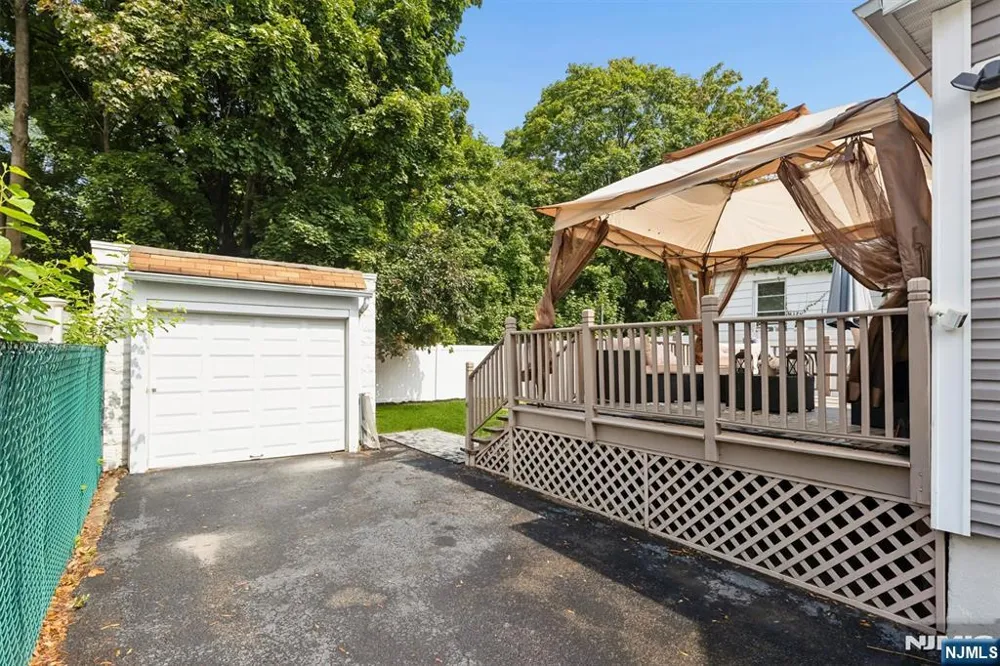 535 Freeman Street Lyndhurst, NJ 07071