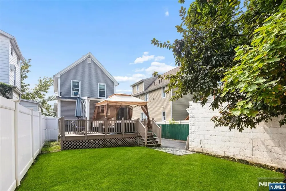 535 Freeman Street Lyndhurst, NJ 07071