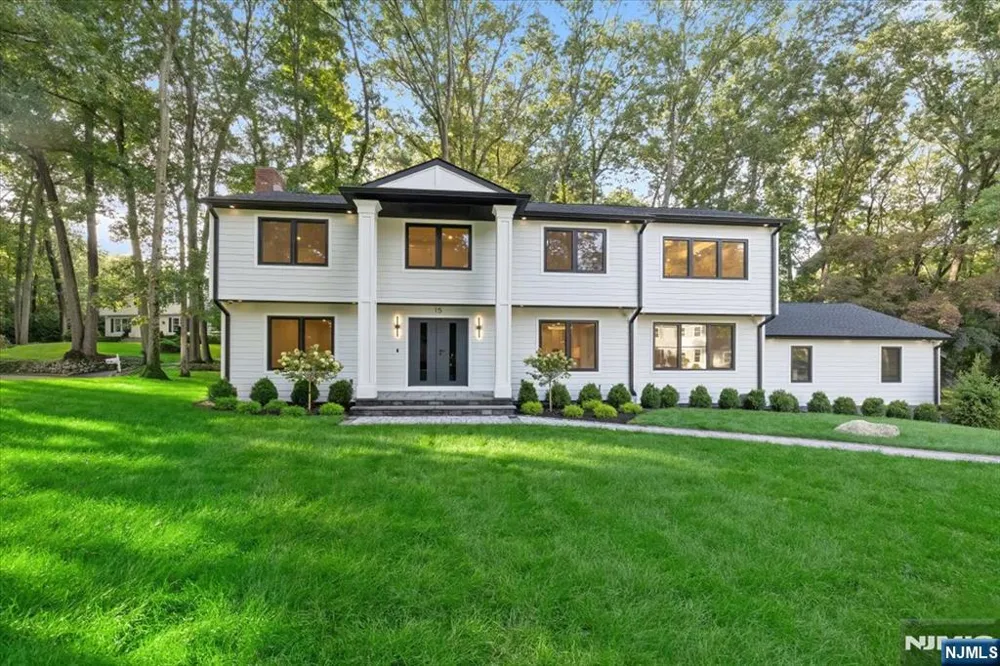 15 Green Way Mahwah, NJ 07430