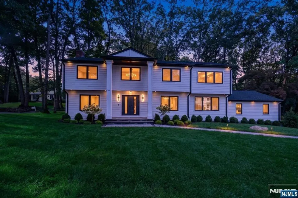 15 Green Way Mahwah, NJ 07430