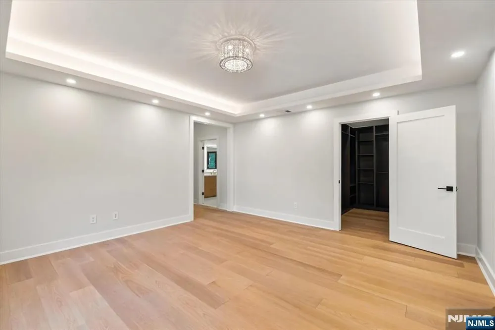 15 Green Way Mahwah, NJ 07430