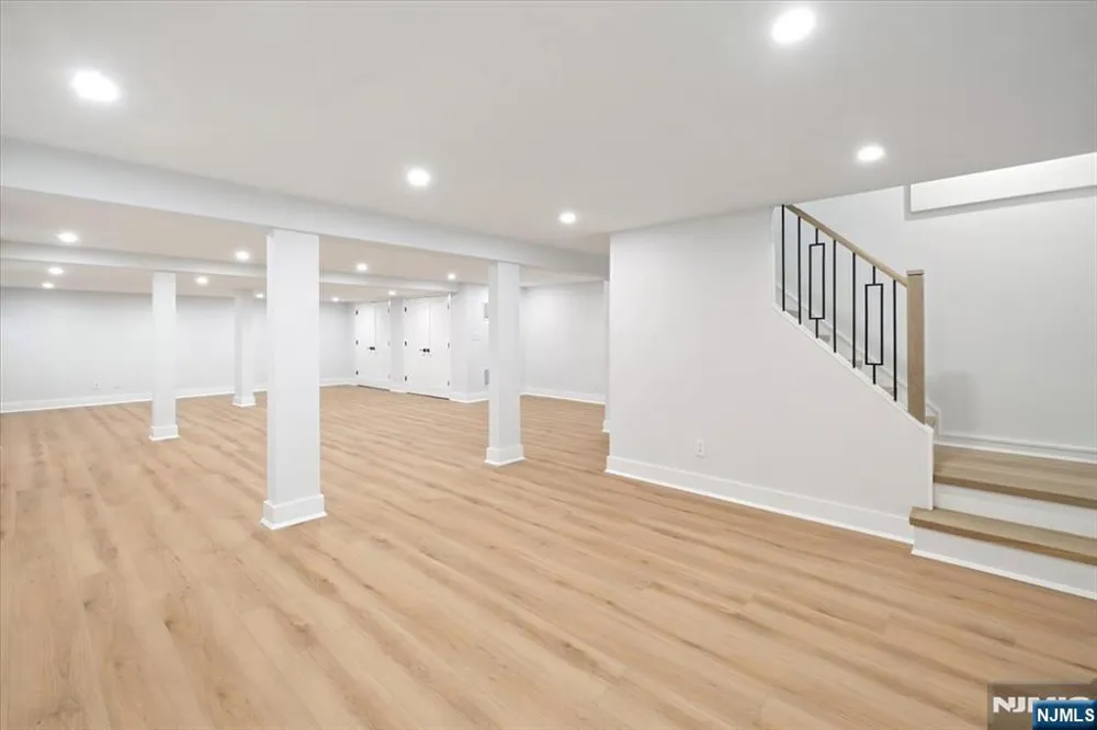 15 Green Way Mahwah, NJ 07430