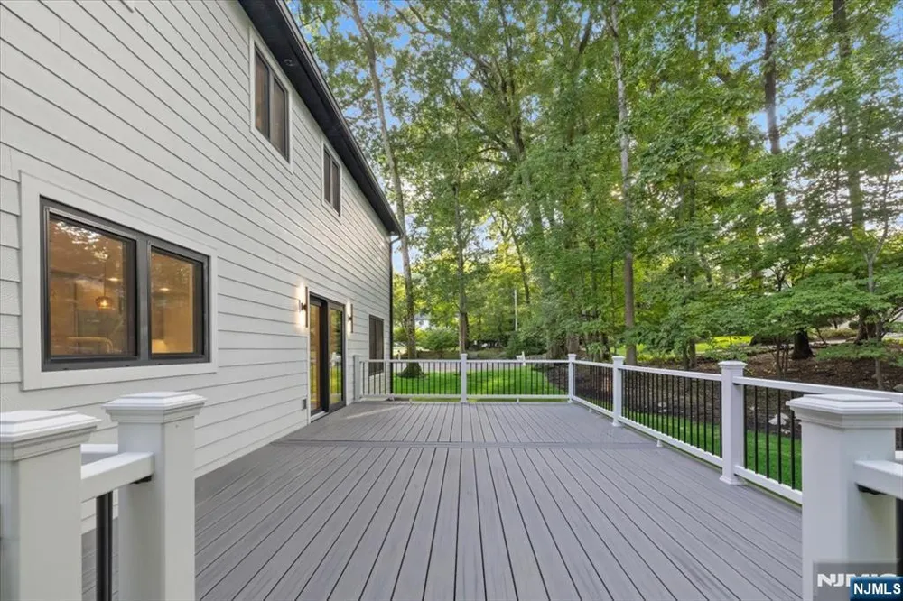15 Green Way Mahwah, NJ 07430