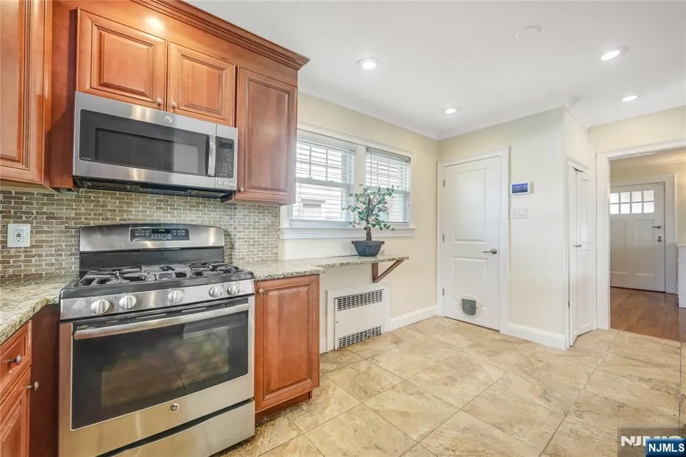 466 Beardsley Avenue Bloomfield, NJ 07003