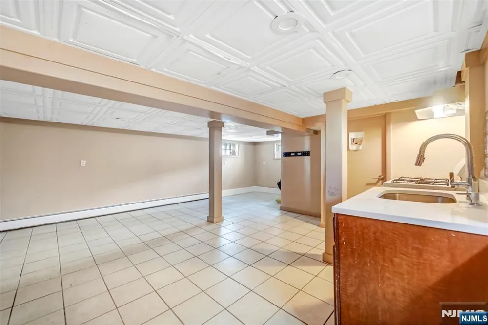 466 Beardsley Avenue Bloomfield, NJ 07003