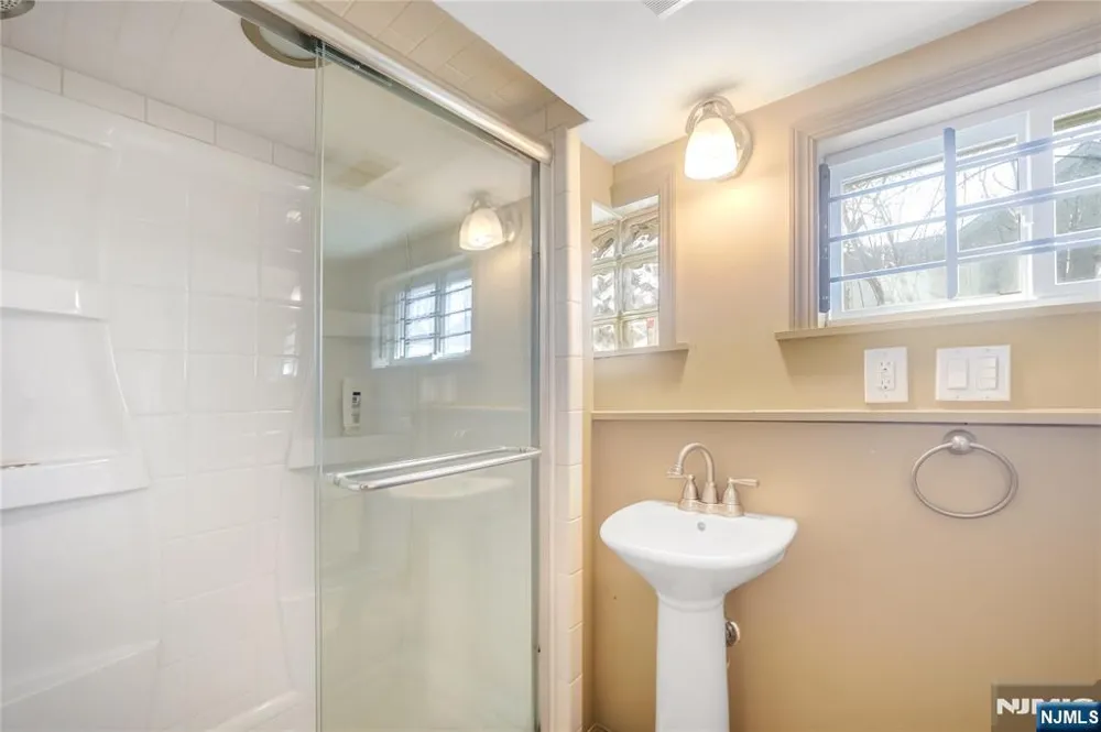 466 Beardsley Avenue Bloomfield, NJ 07003