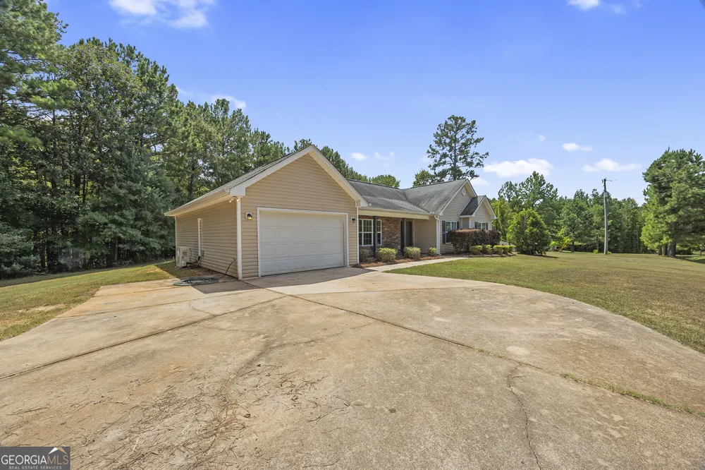 30 Watson RD Forsyth, GA 31029