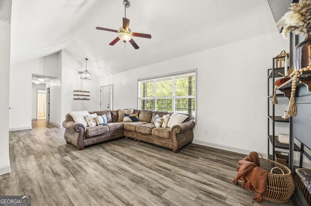 30 Watson RD Forsyth, GA 31029