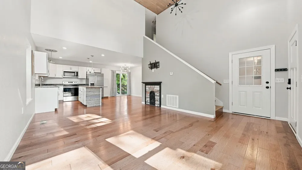 443 Poplar ST Trenton, GA 30752