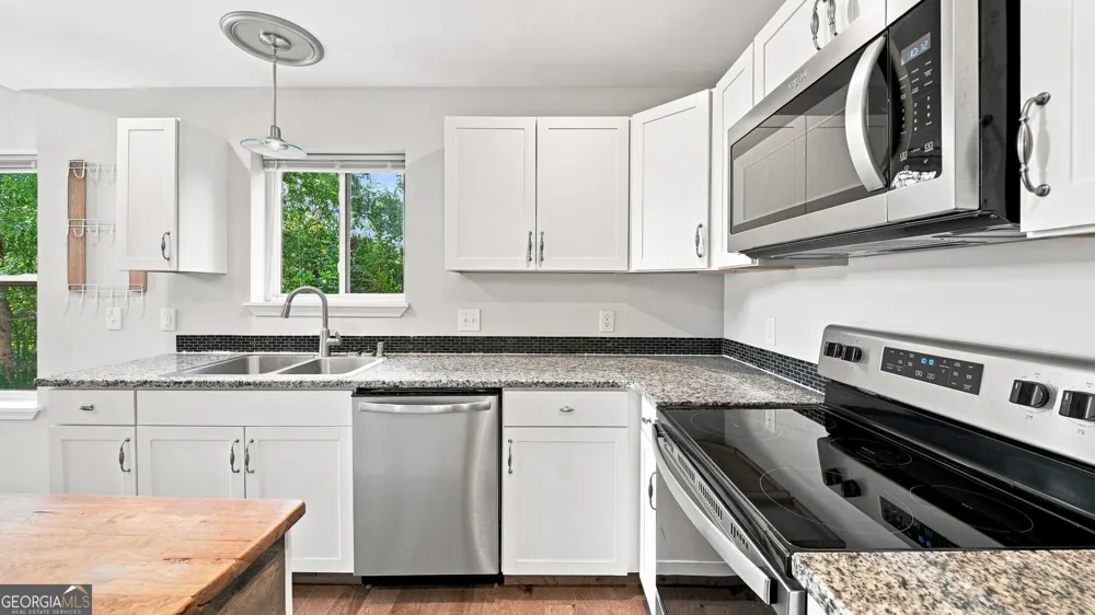 443 Poplar ST Trenton, GA 30752