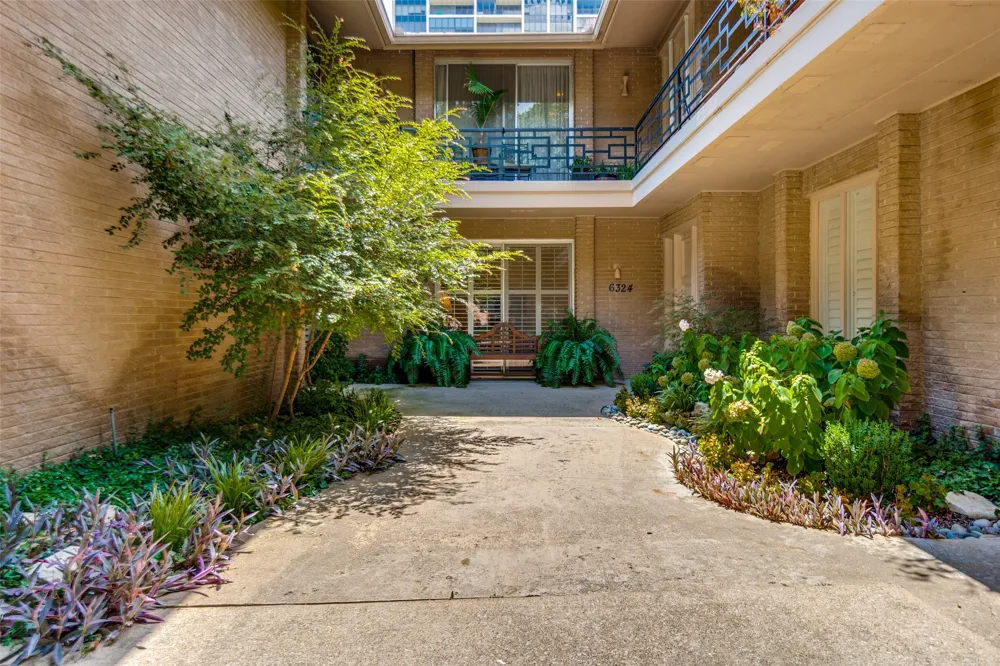 6324 Bandera Avenue #B Dallas, TX 75225