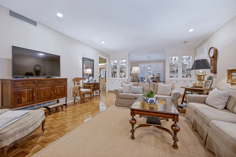 6324 Bandera Avenue #B Dallas, TX 75225