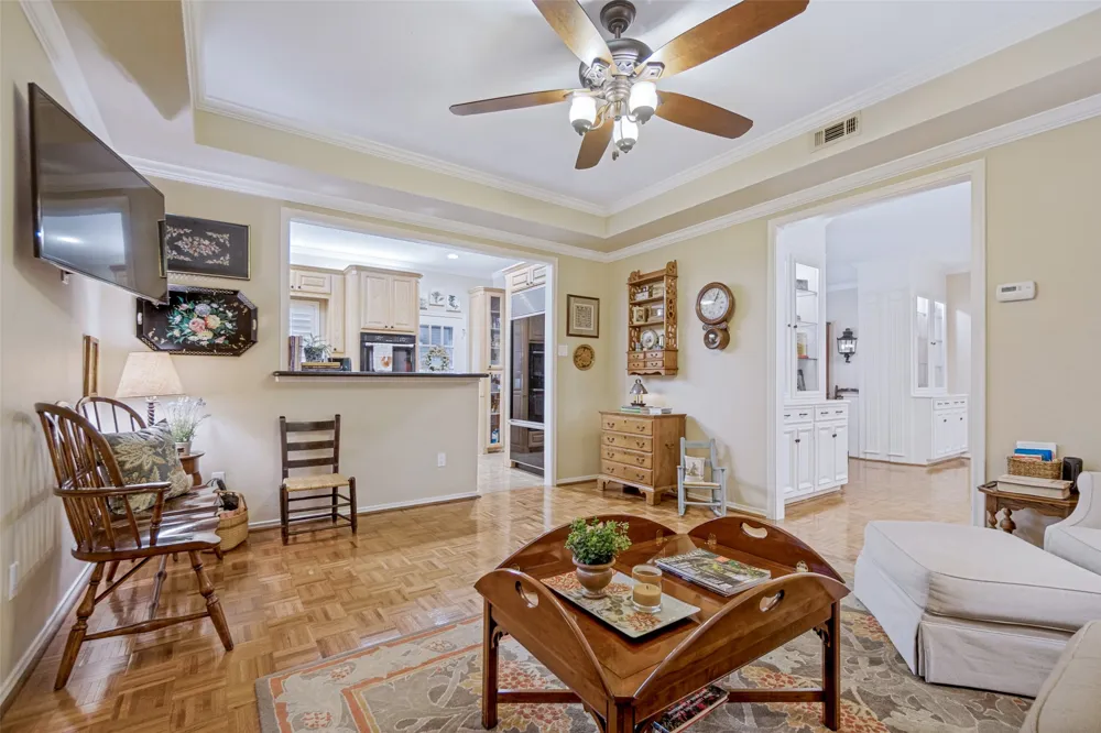 6324 Bandera Avenue #B Dallas, TX 75225