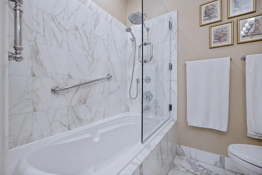 6324 Bandera Avenue #B Dallas, TX 75225